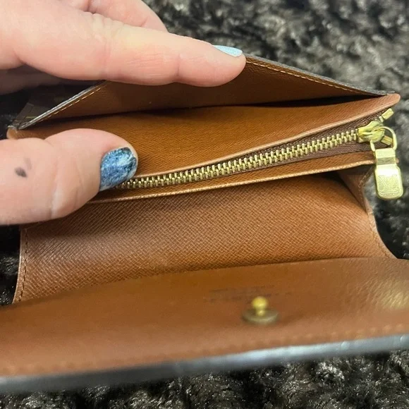 Louis Vuitton Vintage Tressor Canvas Wallet  in Classic Monogram. EUC - Picture 13 of 17